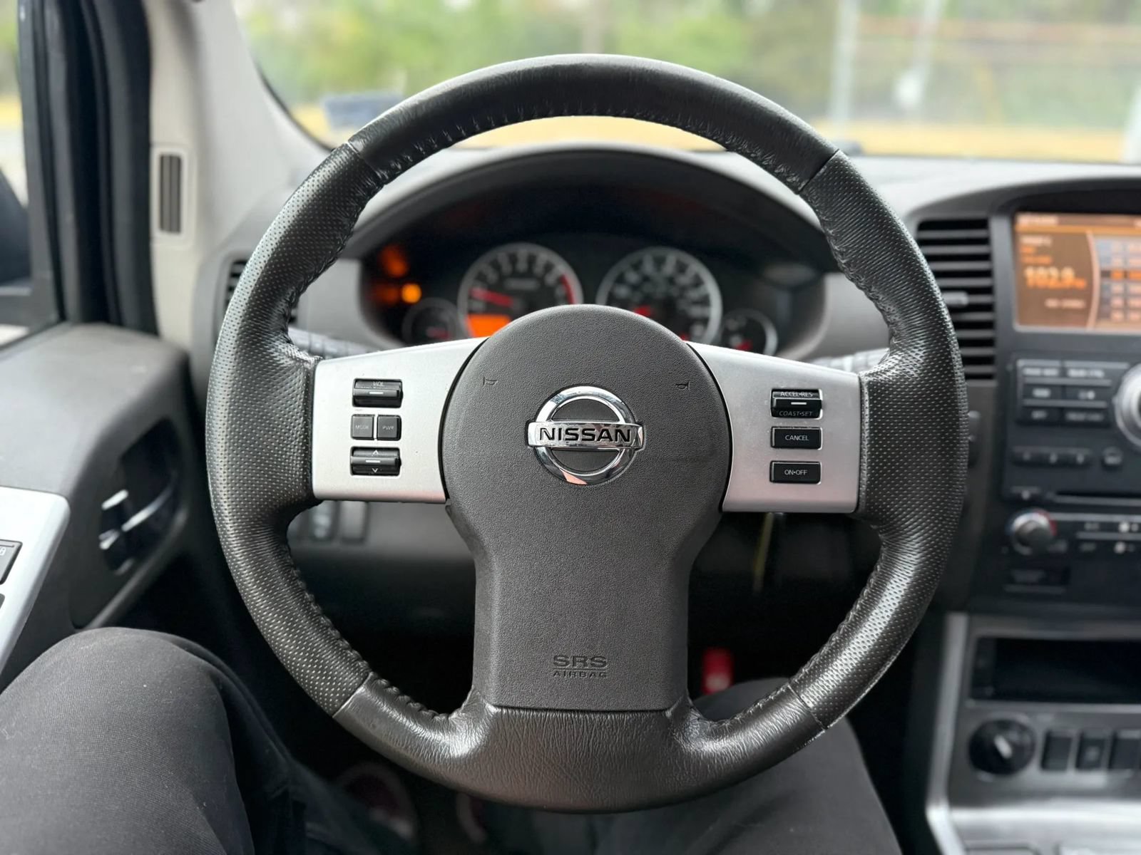 Used 2010 Nissan Pathfinder SE AWD/4WD image 9