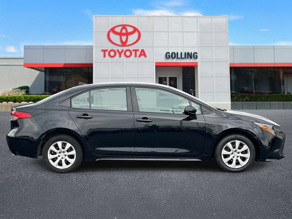 Used 2025 Toyota Corolla LE FWD image 6