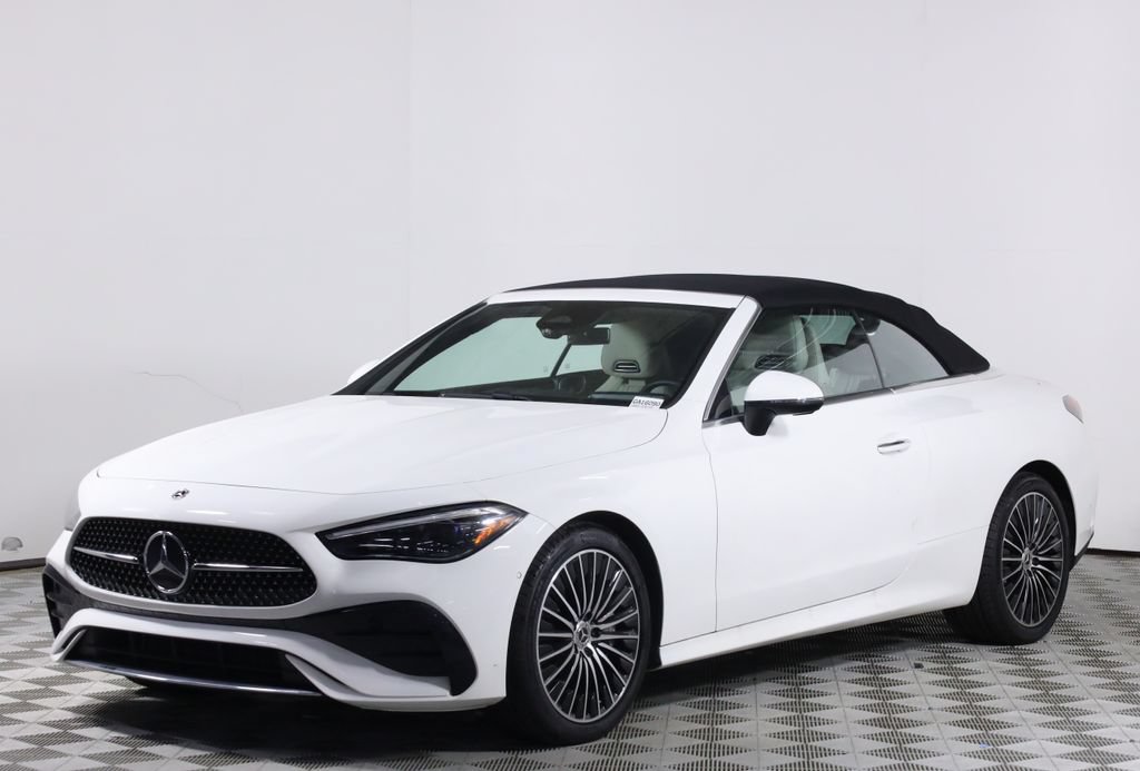 Used 2025 Mercedes-Benz CLE 450 4MATIC Cabriolet image 3