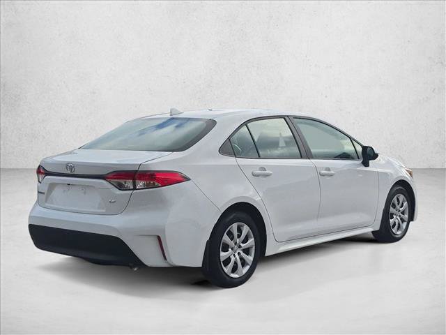 Used 2025 Toyota Corolla LE FWD image 5