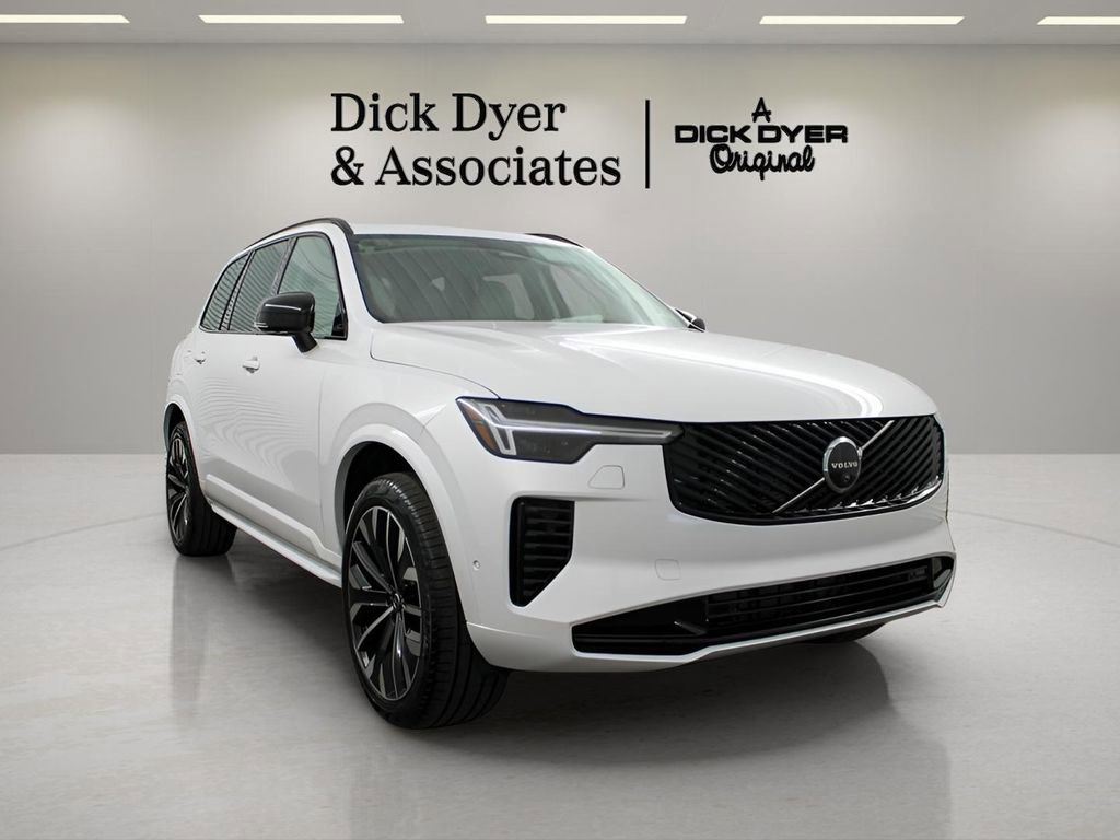 New 2026 Volvo XC90 B6 Ultra w/ Protection Package Premier image 10