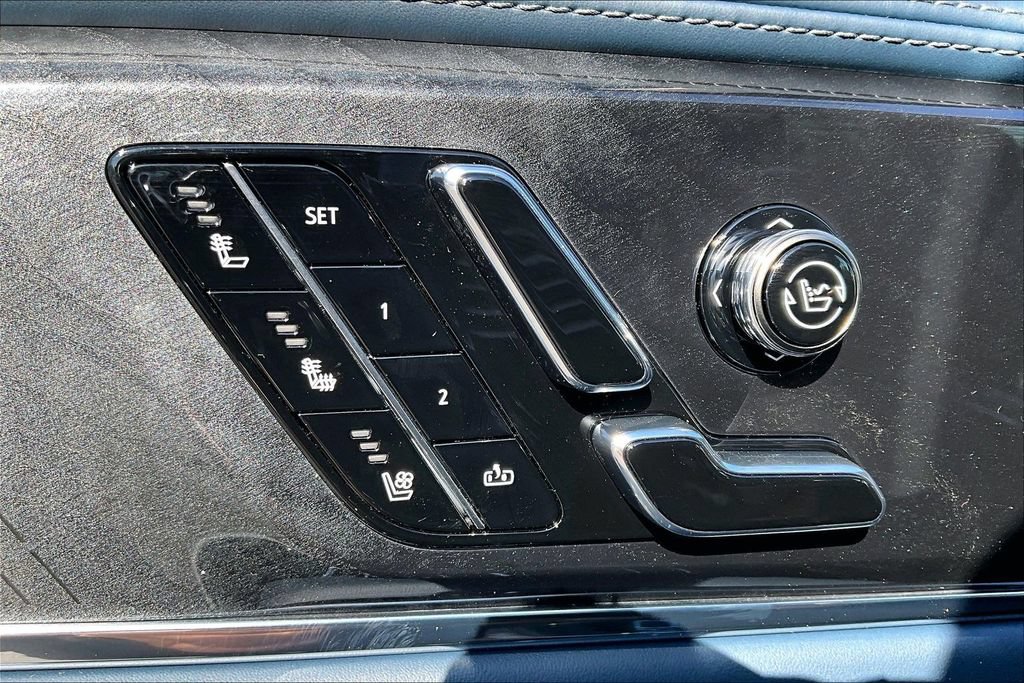 New 2026 Cadillac Escalade IQ Luxury 2 w/ LPO, Floor Liner Package AWD/4WD image 20