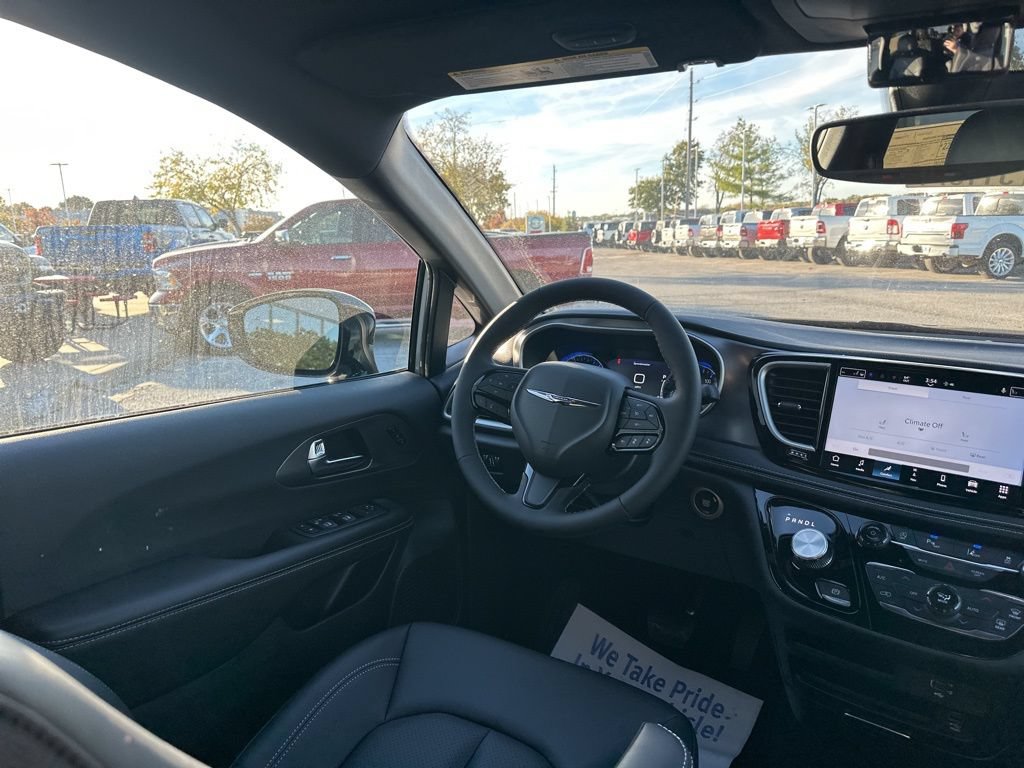 New 2026 Chrysler Pacifica Select FWD image 52