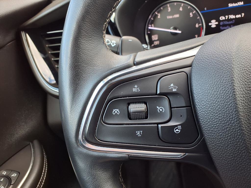 Used 2023 Buick Envision Avenir image 17