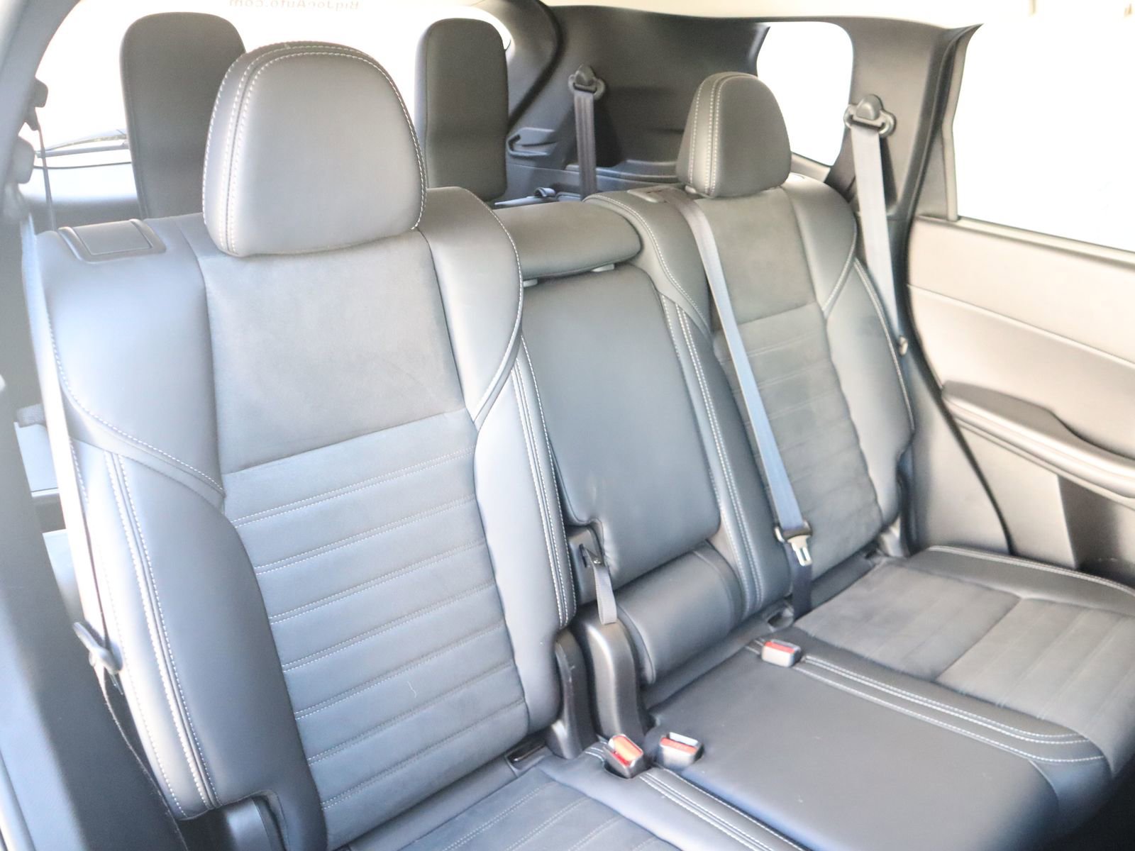 Used 2025 Mitsubishi Outlander AWD image 54