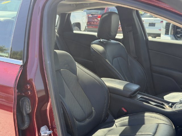 Used 2016 Chrysler 200 C w/ Premium Group FWD image 18