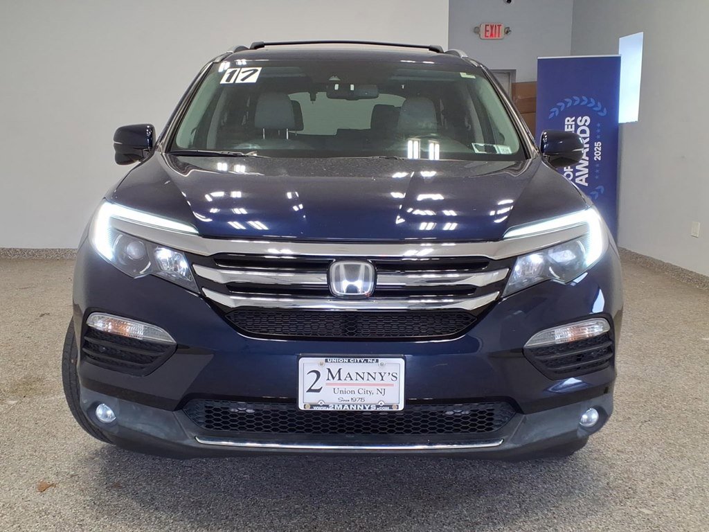 Used 2017 Honda Pilot Touring image 2