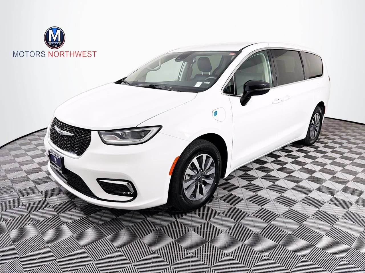 Used 2024 Chrysler Pacifica Limited
