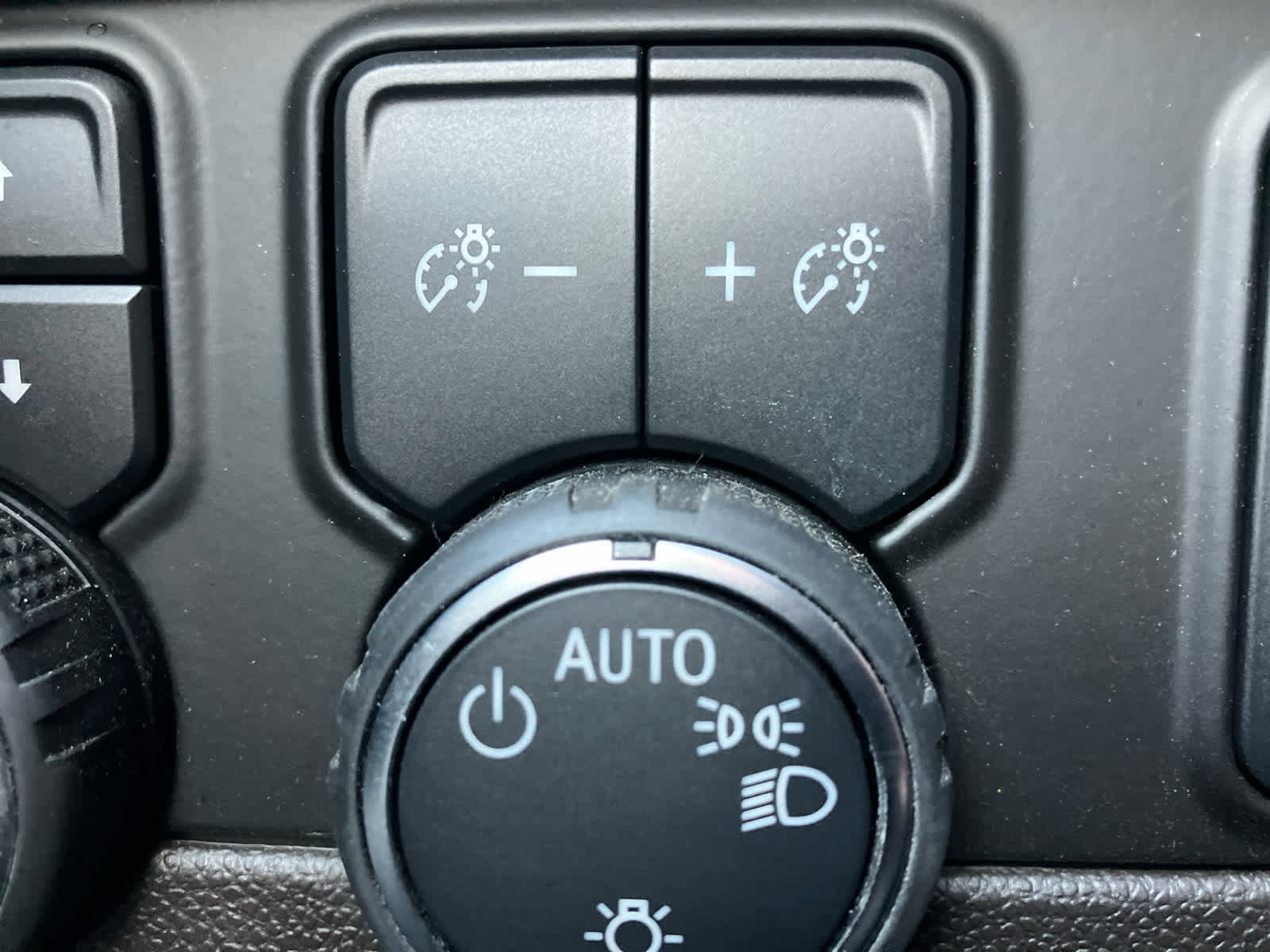 Certified 2024 Chevrolet Tahoe Z71 w/ Luxury Package image 15