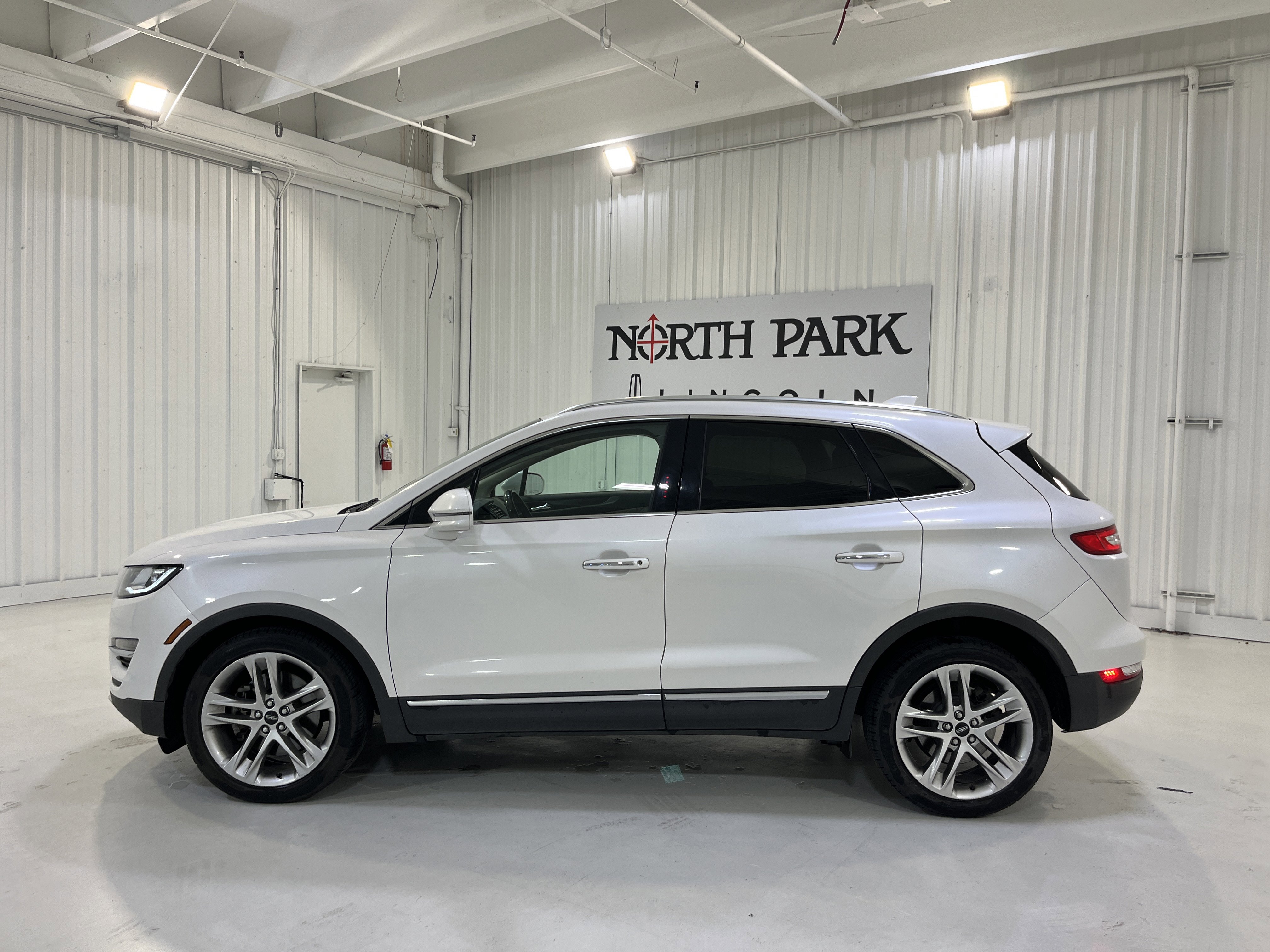 Used 2019 Lincoln MKC Reserve w/ MKC Climate Package image 2