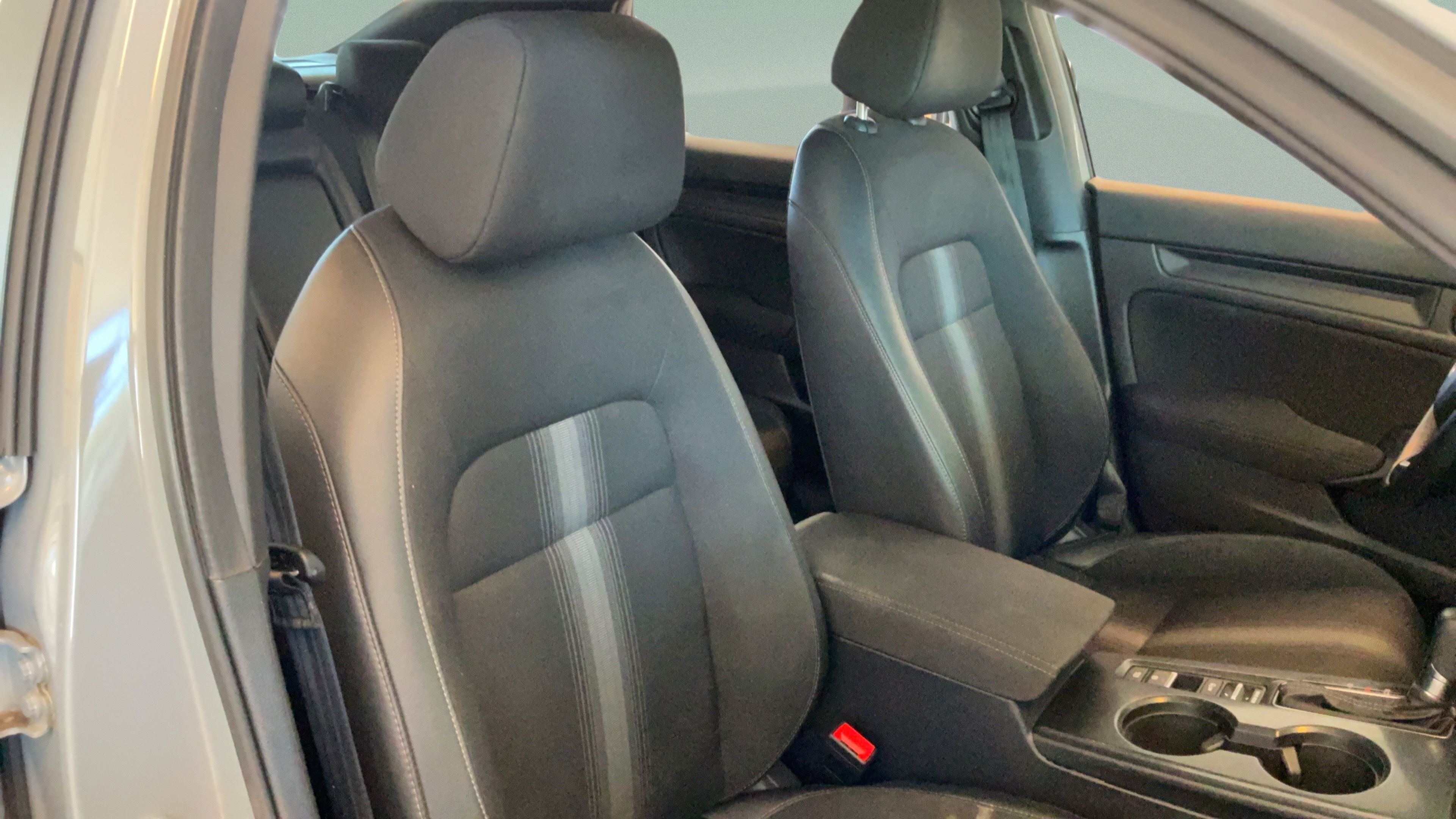 Used 2025 Honda Civic Sport image 32