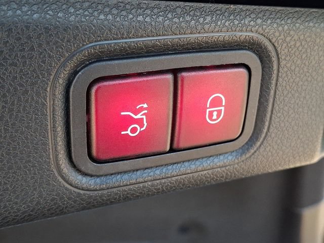 Used 2017 Mercedes-Benz E 300 image 25