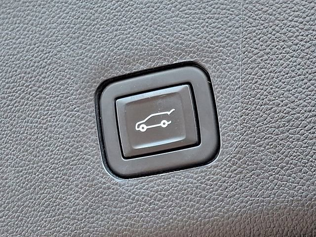 Used 2020 Chevrolet Traverse Premier image 30