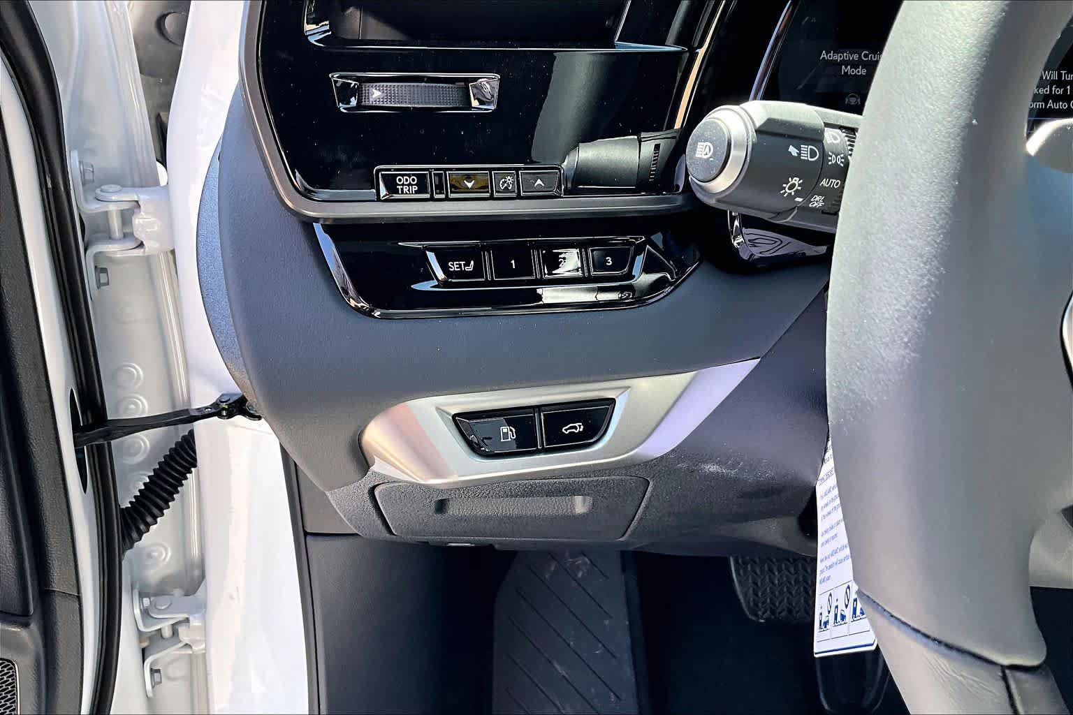 New 2026 Lexus RX 350h AWD/4WD image 18
