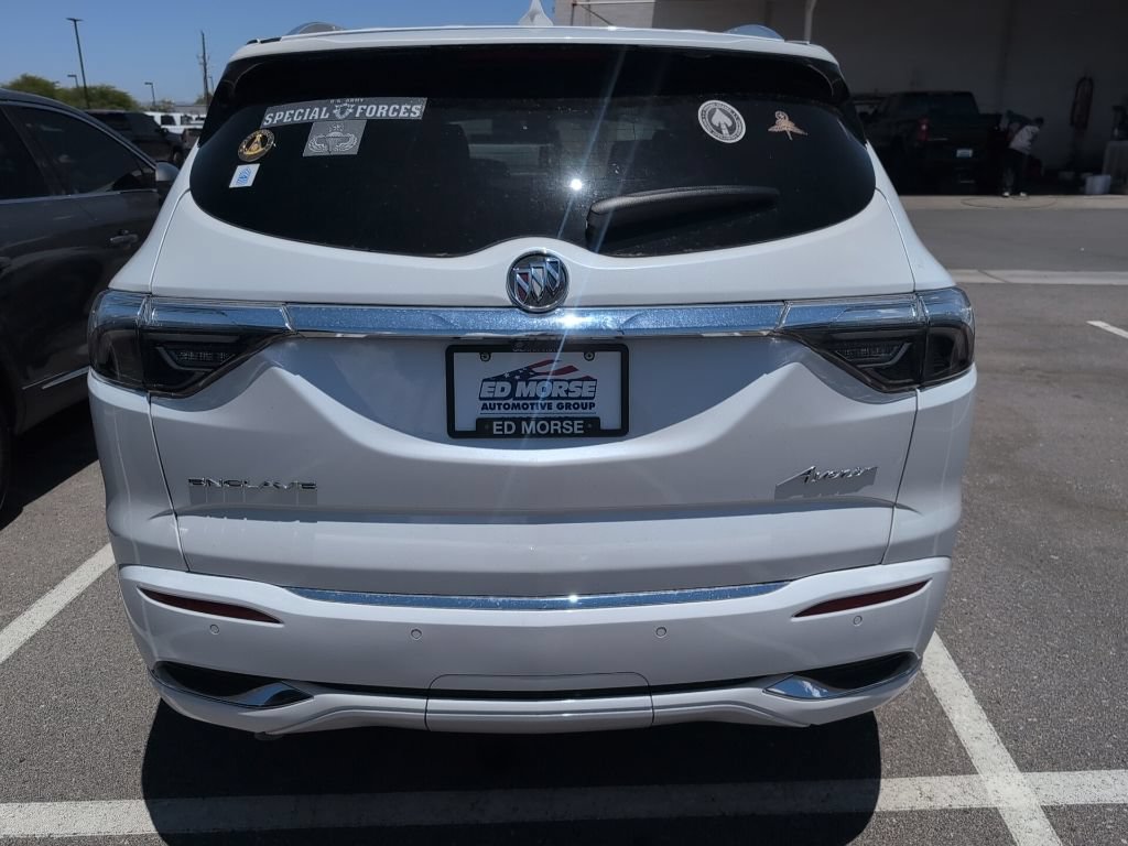 Used 2023 Buick Enclave Avenir w/ Avenir Technology Package AWD/4WD image 4