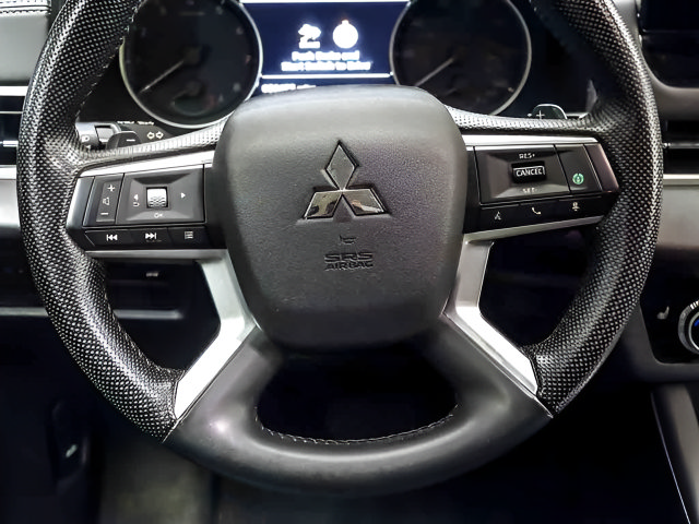 Used 2025 Mitsubishi Outlander SE AWD/4WD image 11