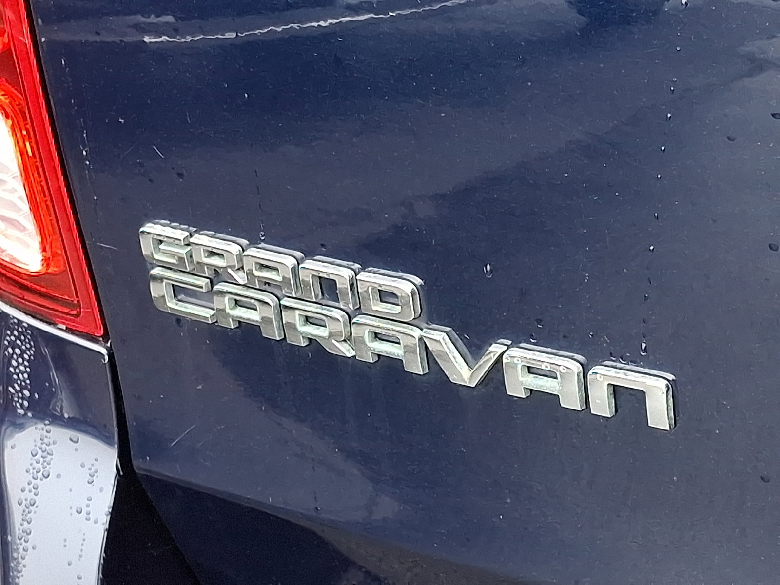 Used 2016 Dodge Grand Caravan SXT w/ Rear Park Assist Package image 29