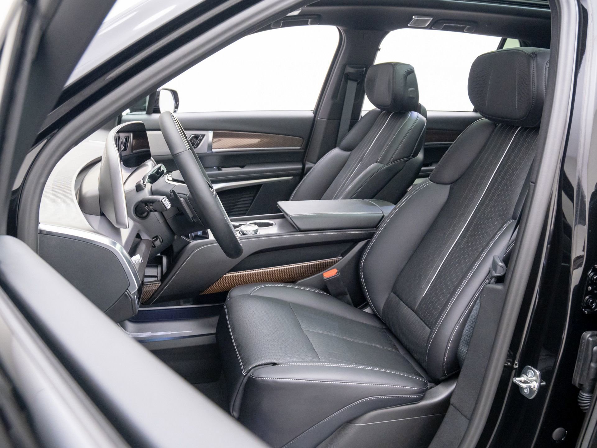 New 2026 Cadillac Vistiq Sport w/ LPO, Floor Liner Package image 14