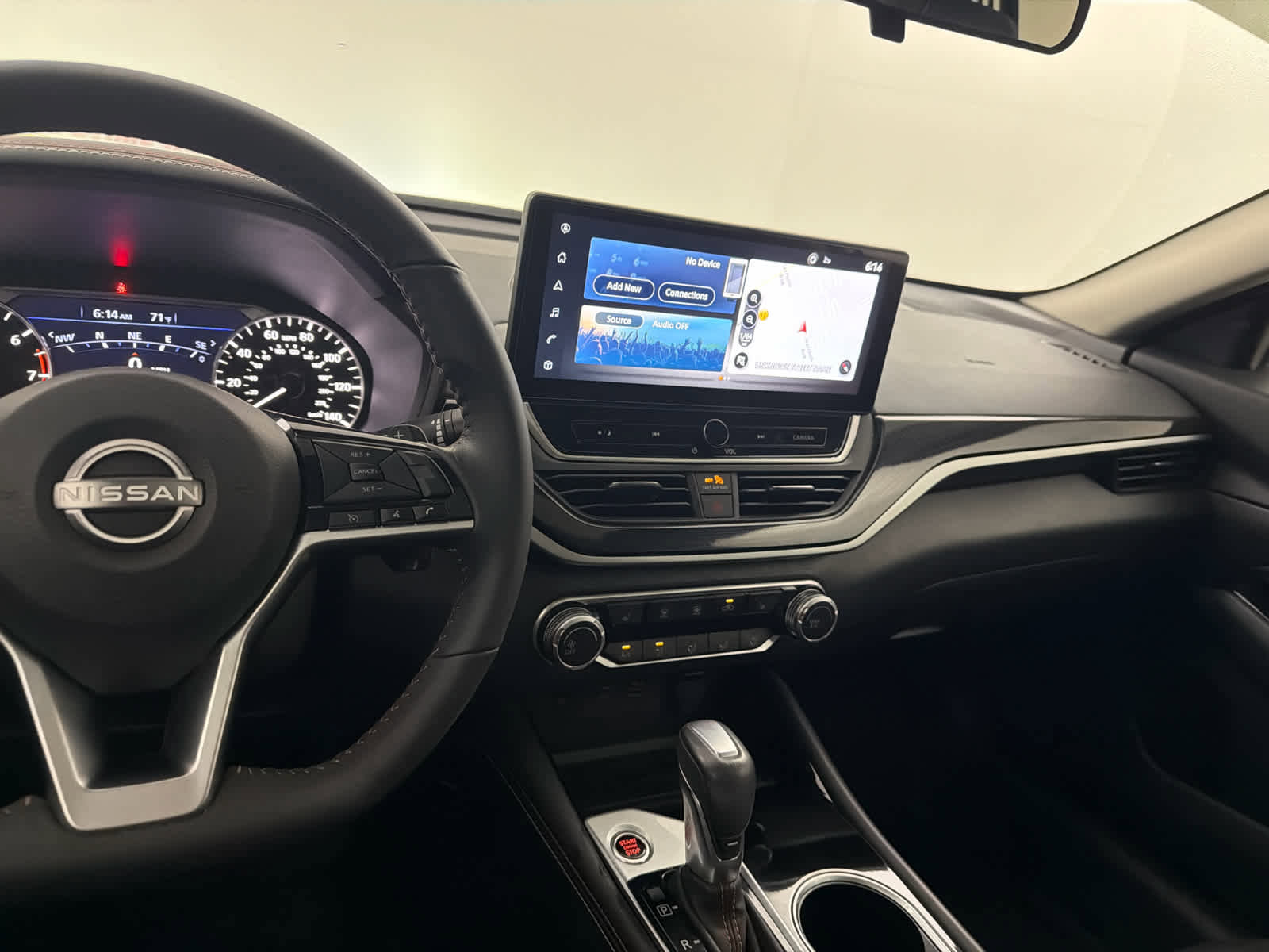 Used 2024 Nissan Altima 2.5 SR w/ SR Premium Package image 18