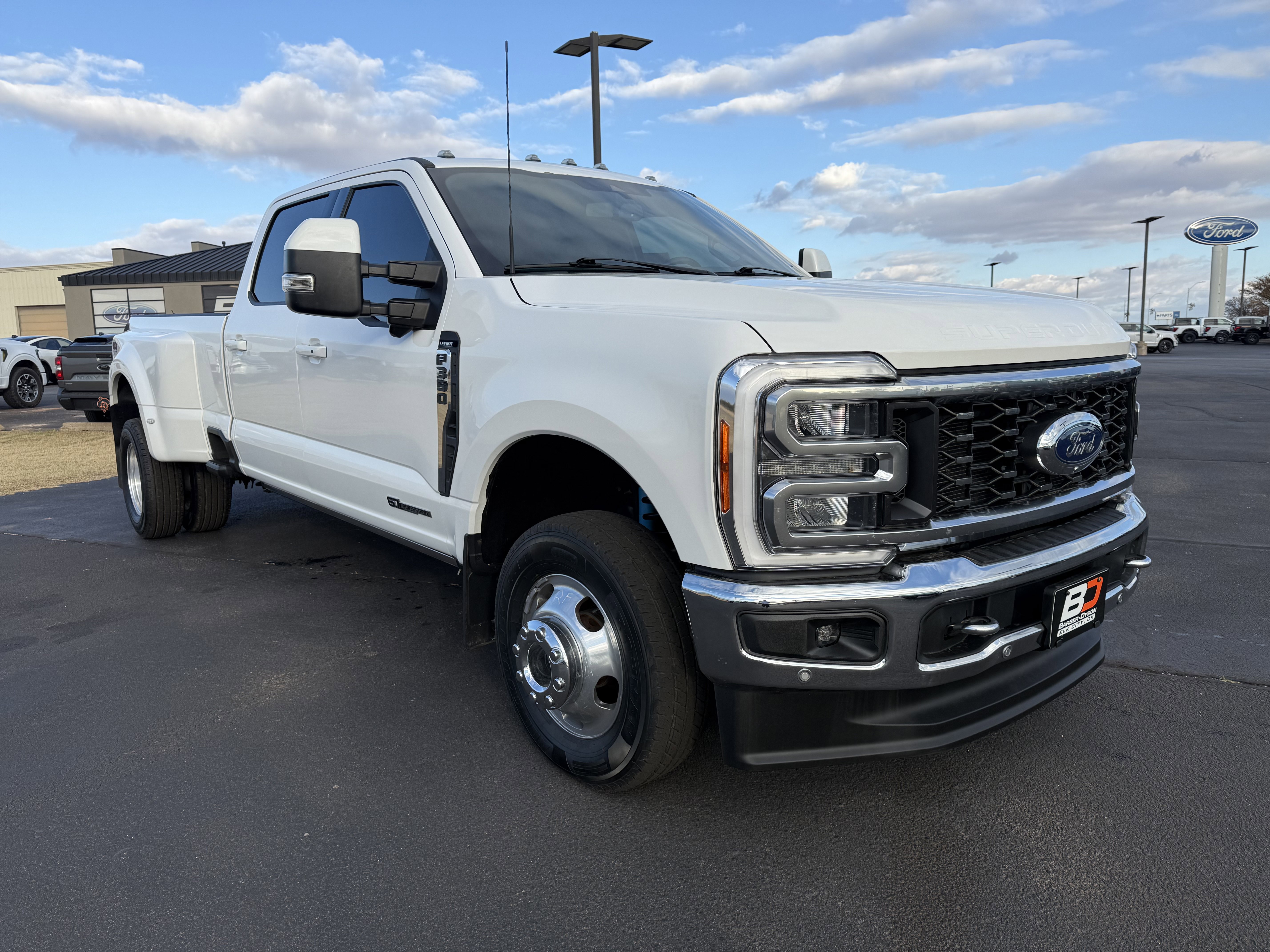 Used 2023 Ford F350 Lariat w/ Lariat Ultimate Package image 2