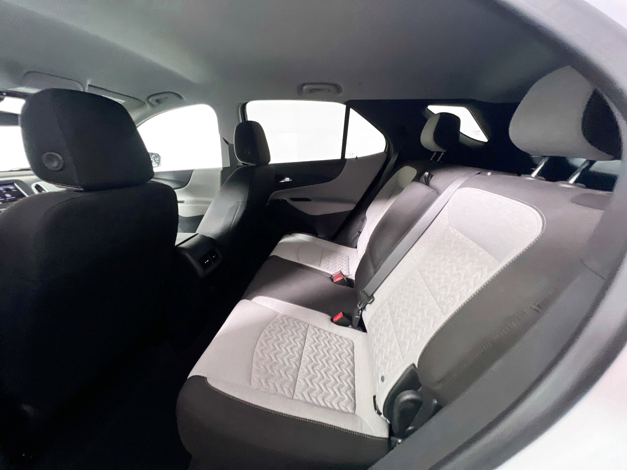 Used 2023 Chevrolet Equinox LS w/ LS Convenience Package image 29