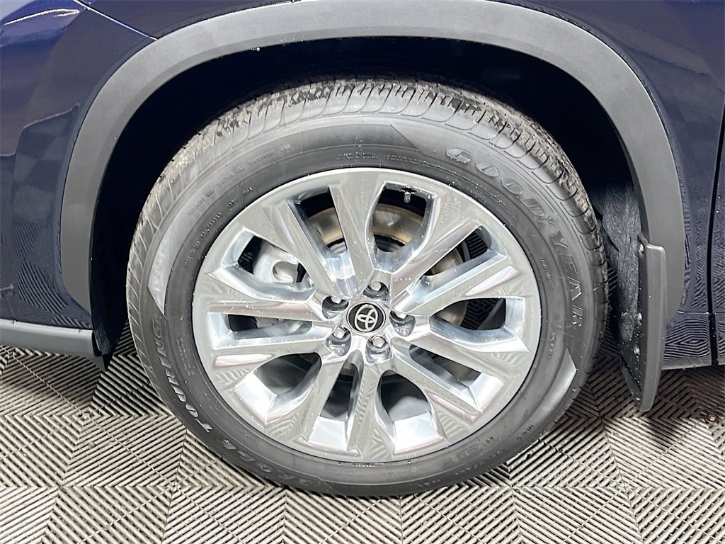 New 2026 Toyota Highlander Limited image 24