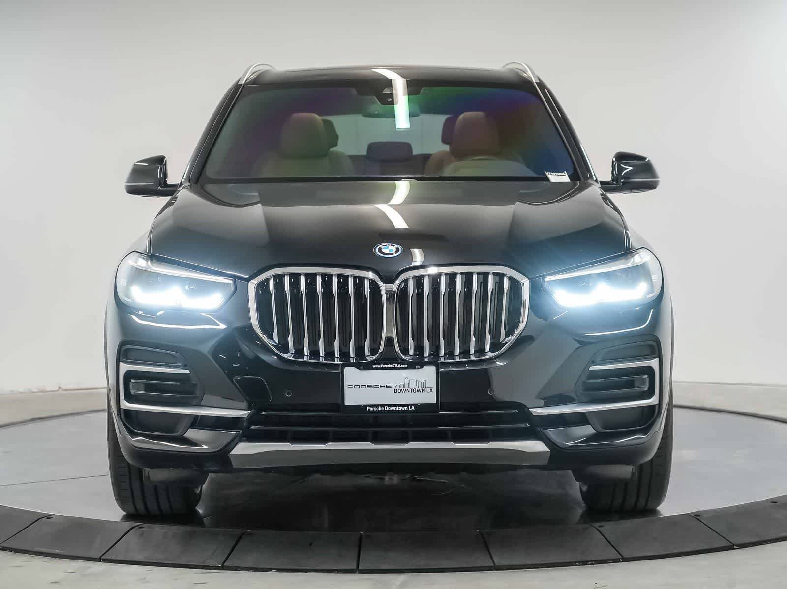 Used 2022 BMW X5 xDrive45e w/ Parking Assistance Package AWD/4WD image 6