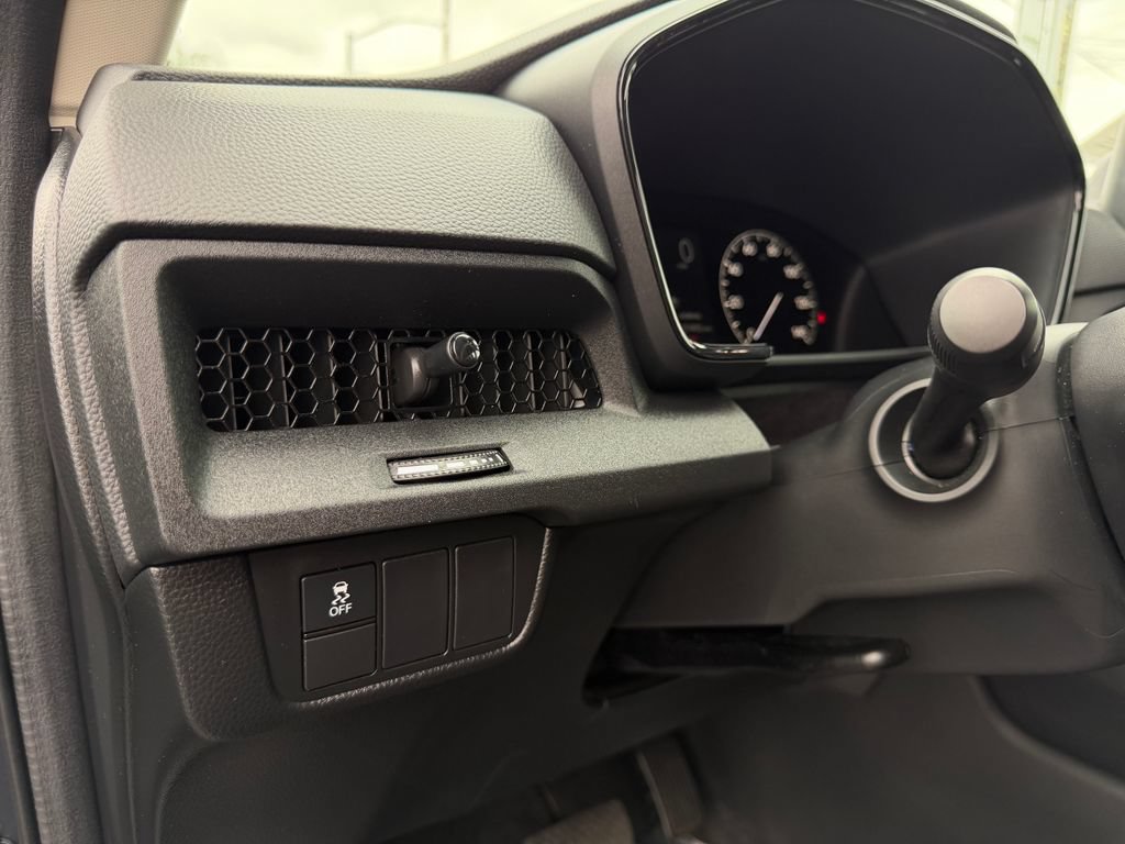 Used 2025 Honda CR-V EX image 17