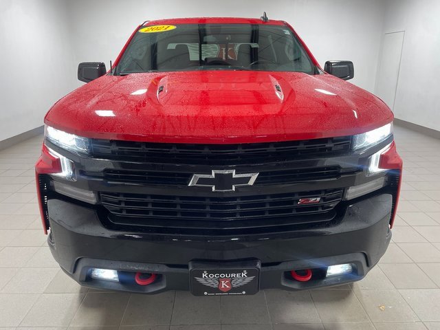 Used 2021 Chevrolet Silverado 1500 LT Trail Boss w/ Convenience Package II image 2