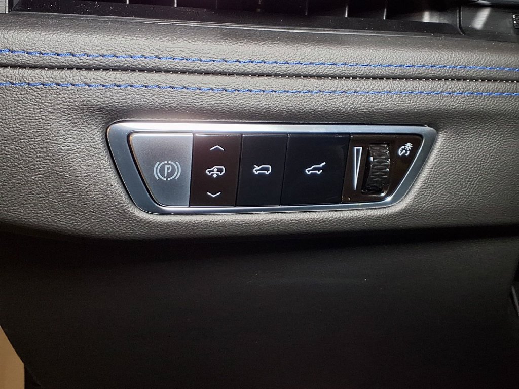 New 2026 Cadillac Escalade IQL Luxury AWD/4WD image 17