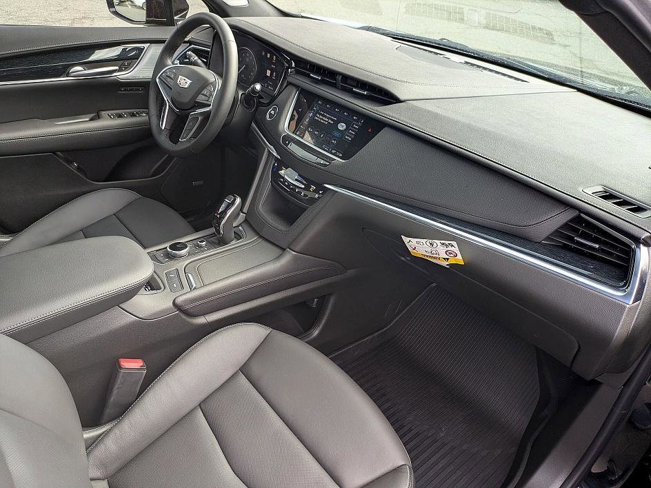 New 2026 Cadillac XT5 Premium Luxury w/ LPO, ONYX Package AWD/4WD image 34