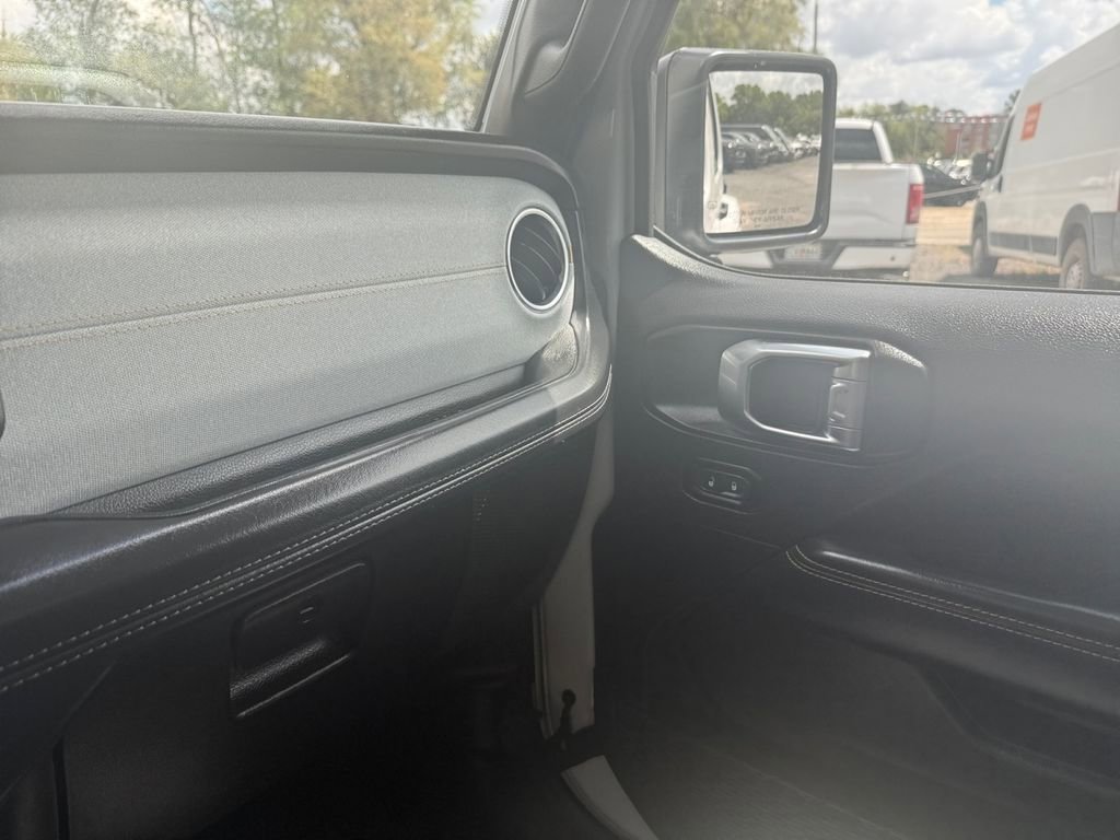 Certified 2025 Jeep Wrangler Unlimited Sahara w/ Safety Group image 25