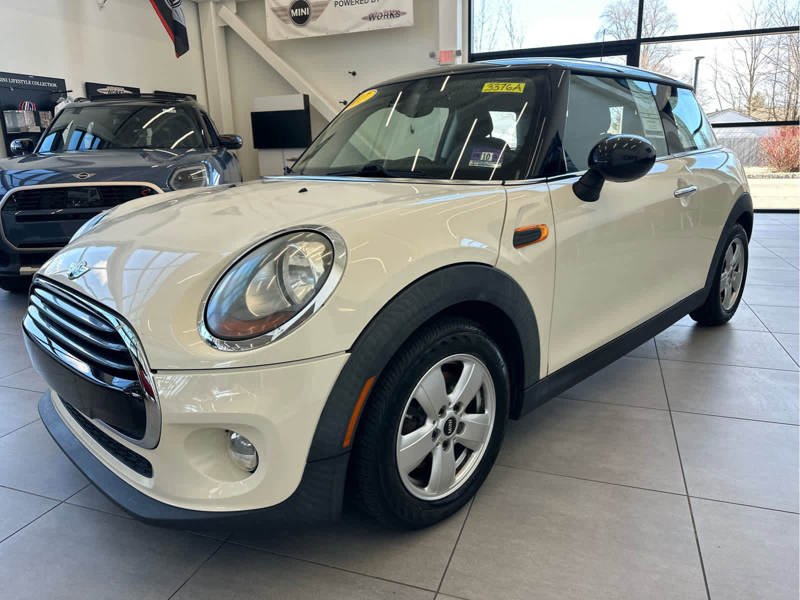 Used 2017 MINI Cooper 2-Door Hardtop image 8