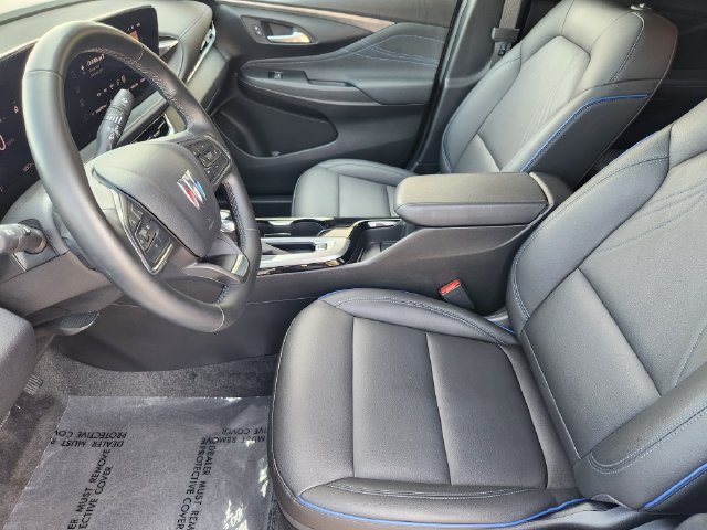 Used 2025 Buick Envista Sport Touring w/ Convenience II Package FWD image 4