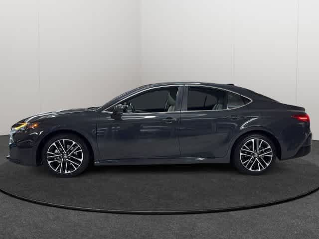 Used 2025 Toyota Camry XLE w/ Premium Plus Package AWD/4WD image 3