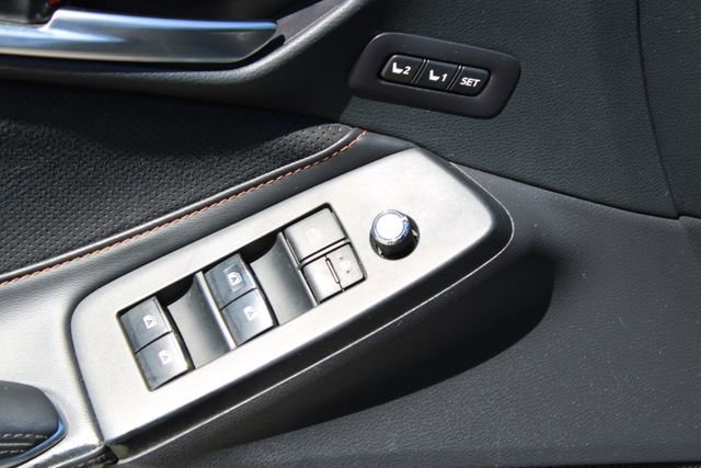 Used 2021 Toyota Avalon Touring w/ Advanced Safety Package image 10