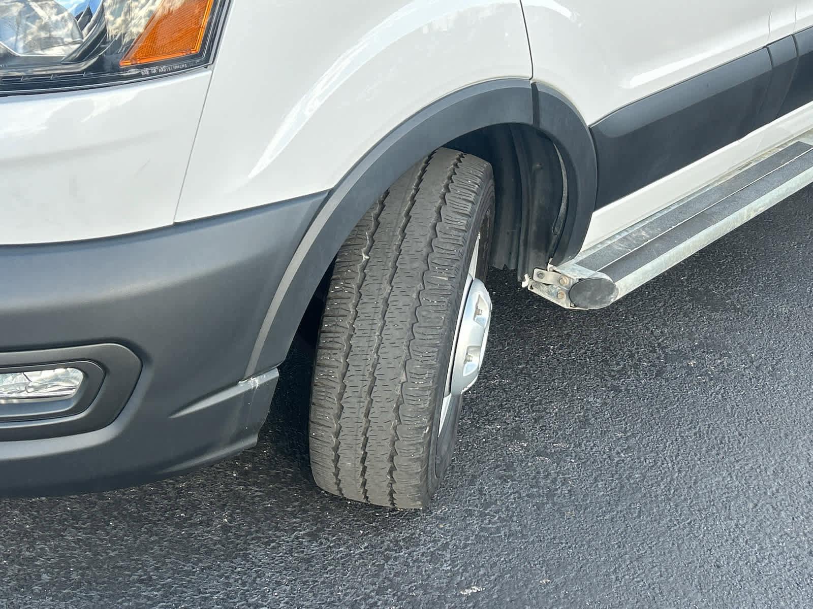 Used 2023 Ford Transit 250 Low Roof AWD w/ Exterior Upgrade Package image 36