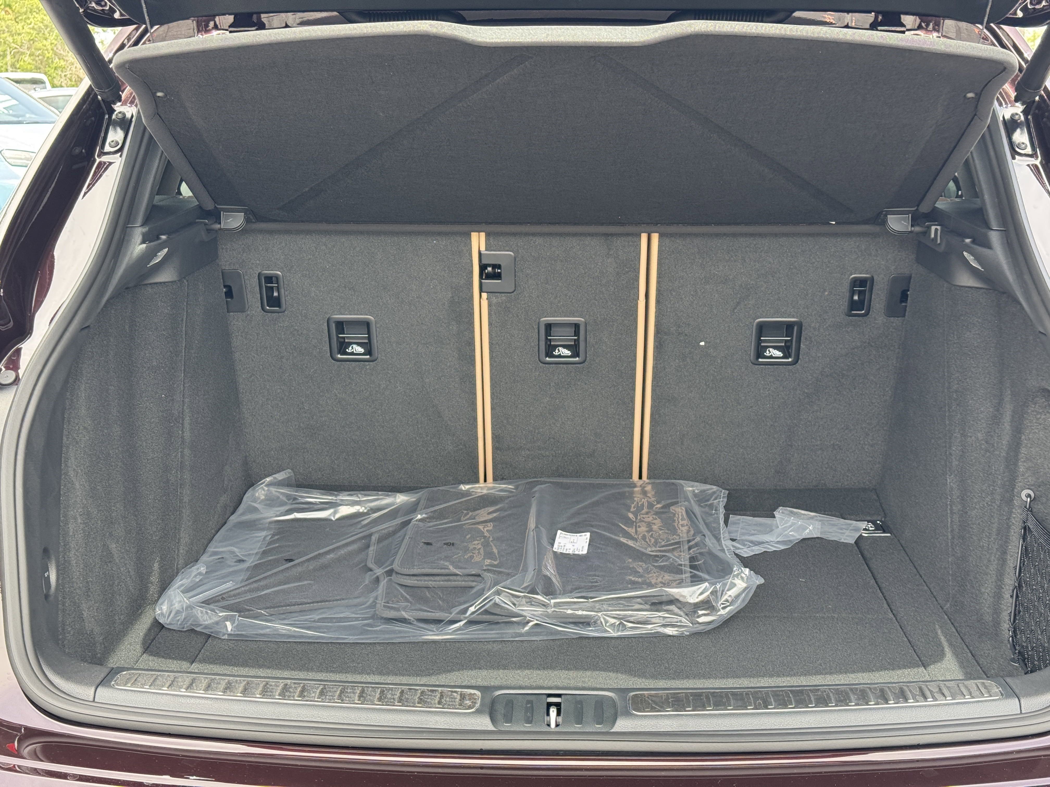 Certified 2025 Porsche Macan image 15