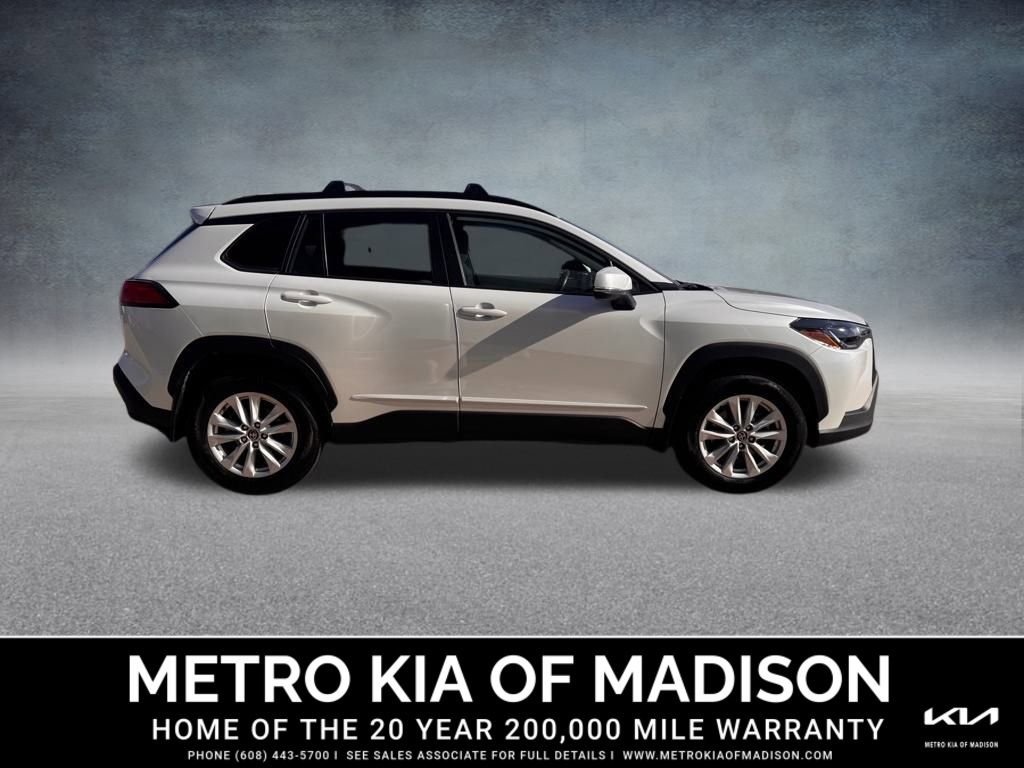 Used 2022 Toyota Corolla Cross LE image 6