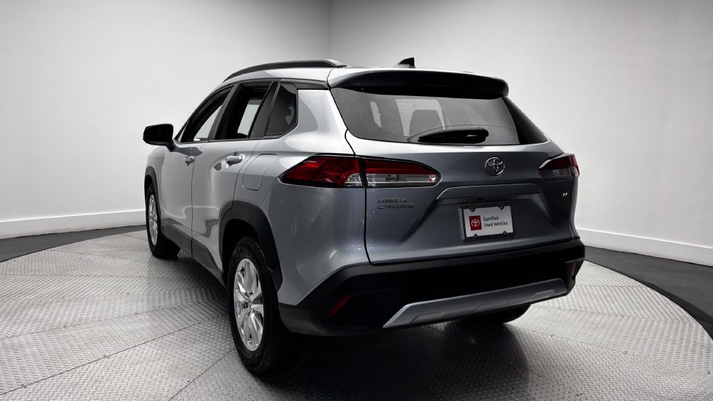 Certified 2025 Toyota Corolla Cross LE FWD image 37