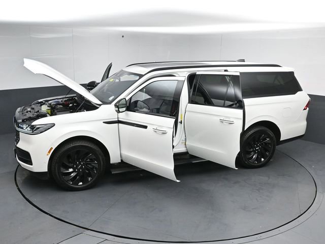 Used 2025 Lincoln Navigator L Reserve w/ Jet Appearance Package image 51