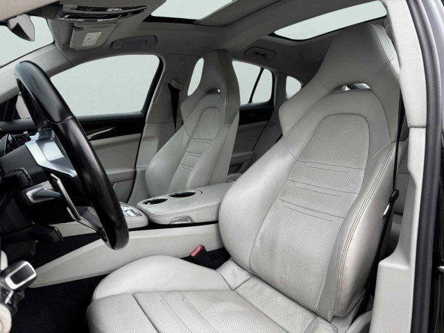 Used 2017 Porsche Panamera image 18