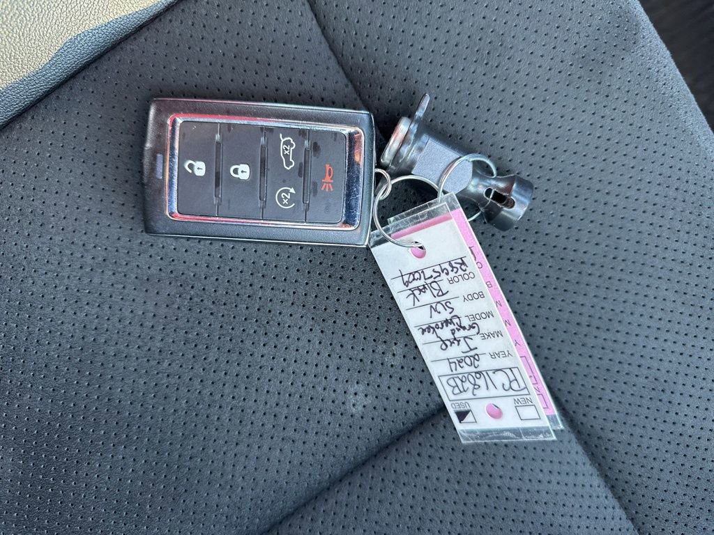 Used 2024 Jeep Grand Cherokee Trailhawk w/ Luxury Tech Group III image 36