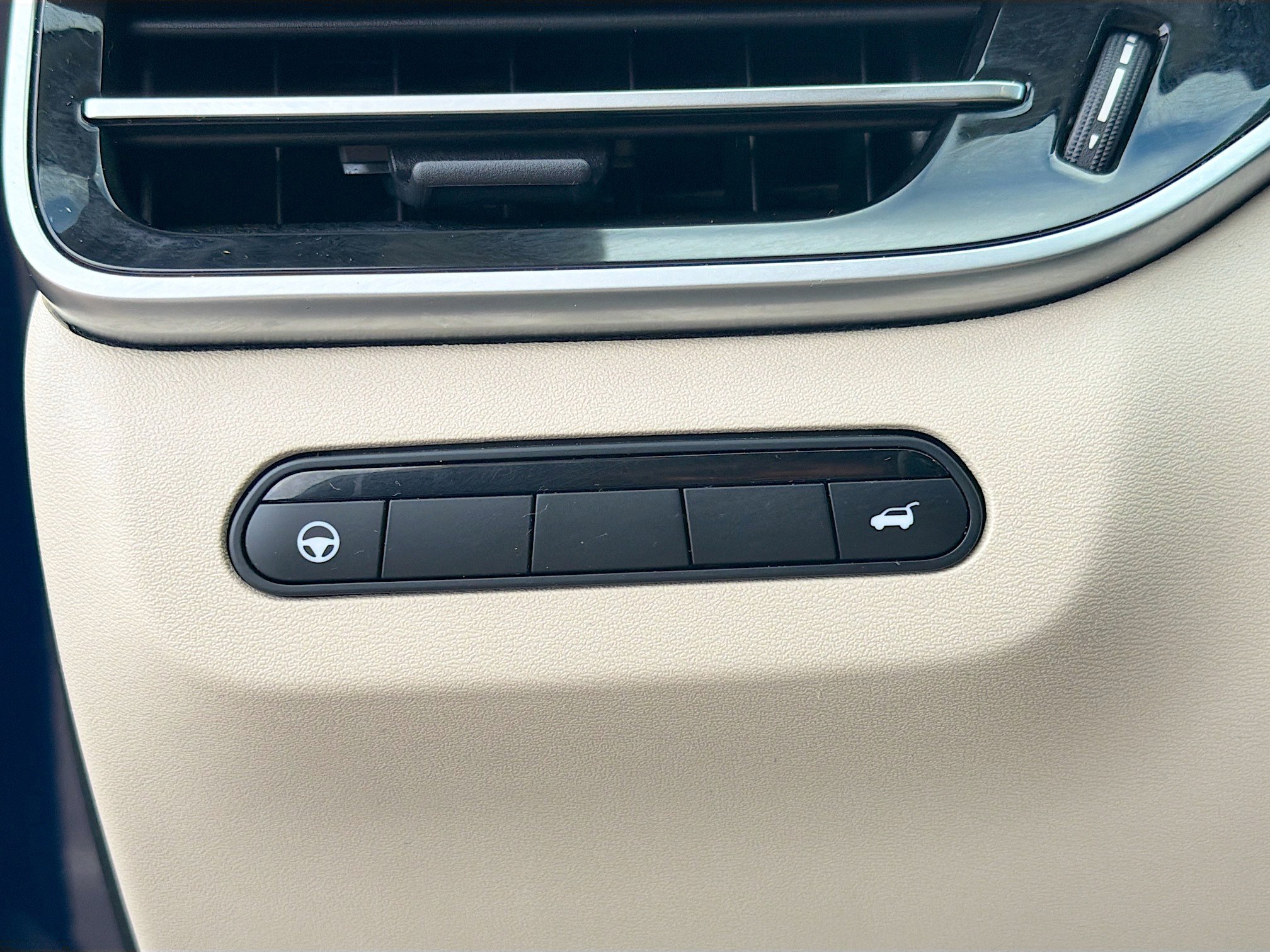 Used 2023 INFINITI QX60 Luxe w/ Performance Audio Package AWD/4WD image 36