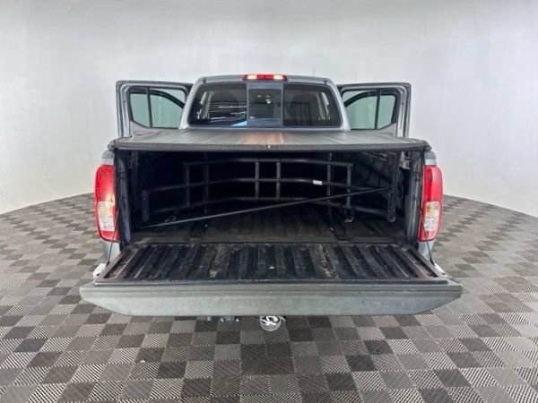 Used 2016 Nissan Frontier SV w/ SV Value Truck Package RWD image 15
