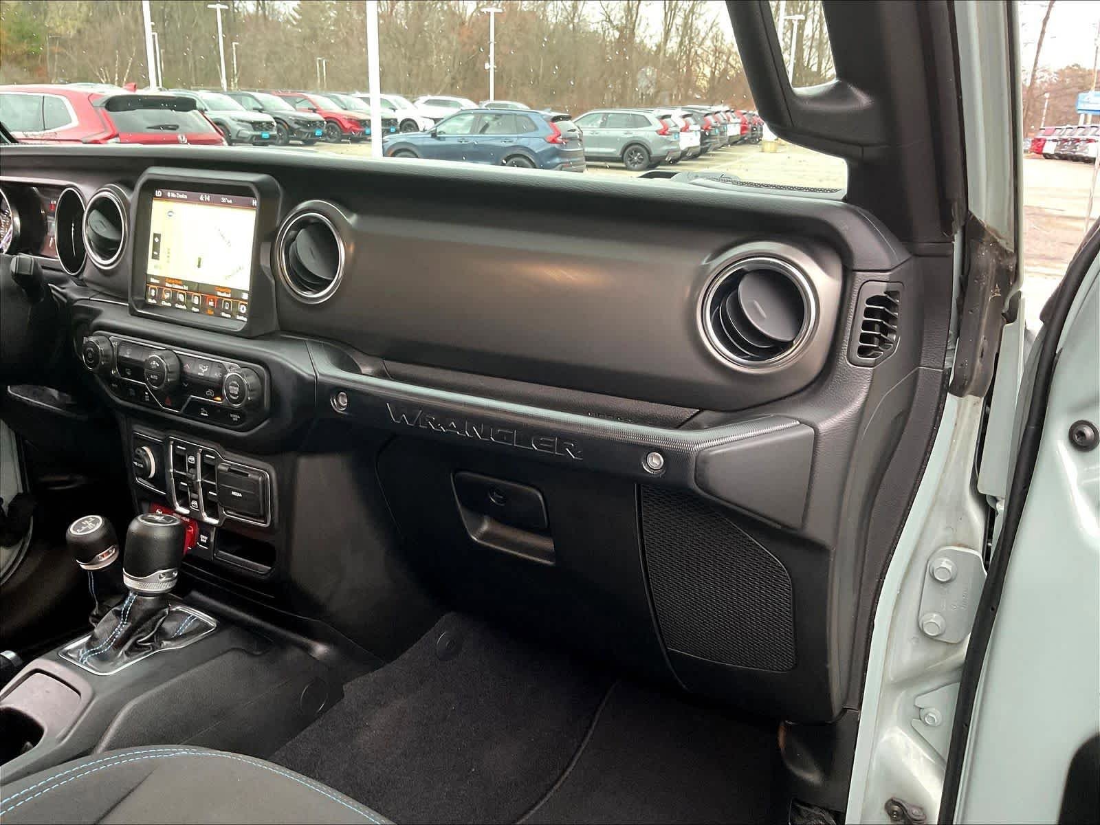 Used 2023 Jeep Wrangler Unlimited Rubicon 4xe AWD/4WD image 13