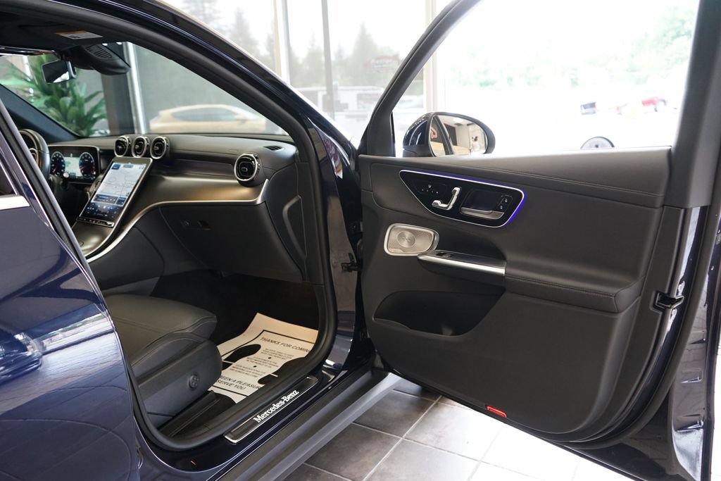 Used 2024 Mercedes-Benz GLC 300 4MATIC image 46