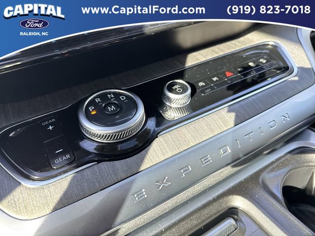 Certified 2025 Ford Expedition Max Platinum w/ Platinum Ultimate Package AWD/4WD image 31