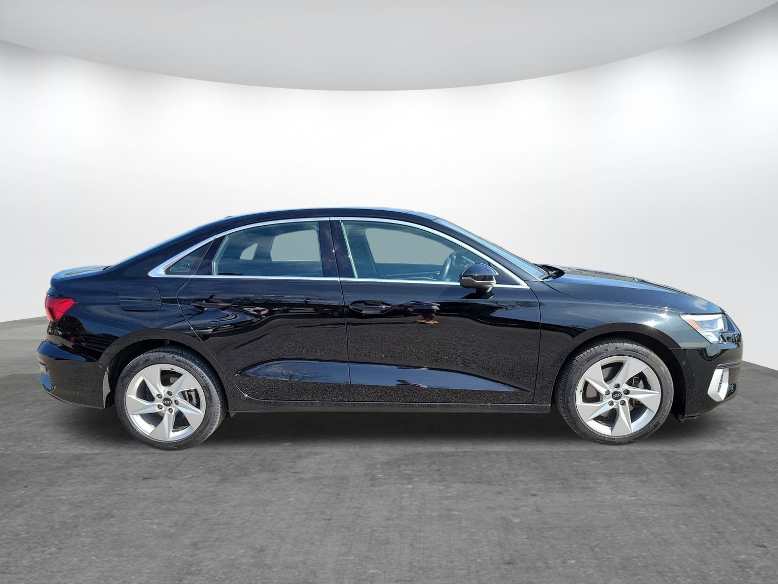 Used 2024 Audi A3 2.0T Premium image 2