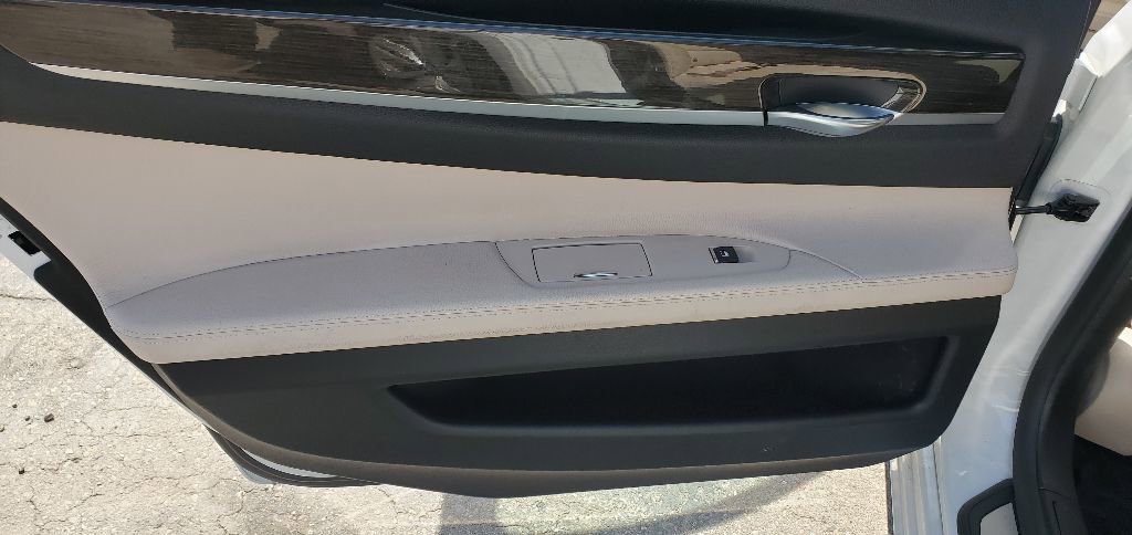 Used 2012 BMW 740Li image 25